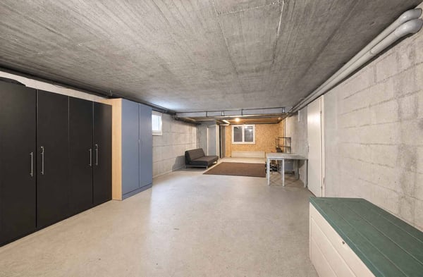 Exclusivité: Maison individuelle de 7.5 pièces               Beau jardin avec piscine 13