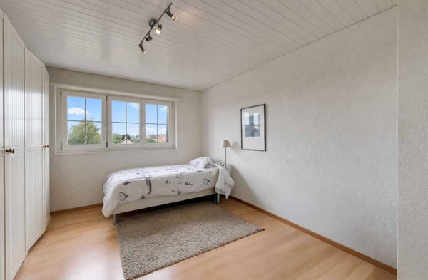 Exclusivité: Maison individuelle de 7.5 pièces               Beau jardin avec piscine 11