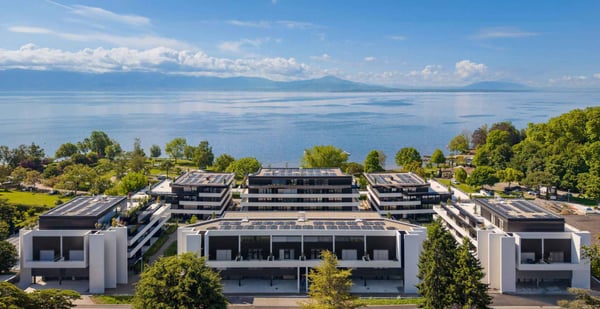 Magnifique 4.5 pièces avec vaste balcon entourant l'appartement 3