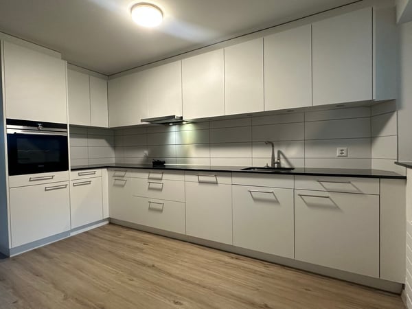 Grosszügige 6.5-Zimmer-Wohnung, ruhig und zentral 2