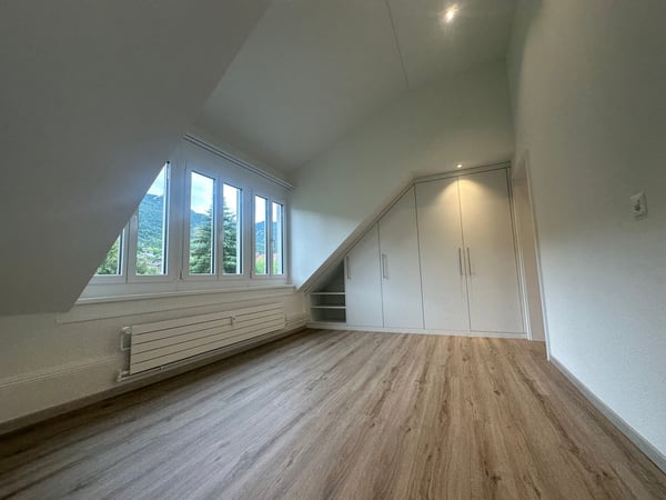 Grosszügige 6.5-Zimmer-Wohnung, ruhig und zentral 1