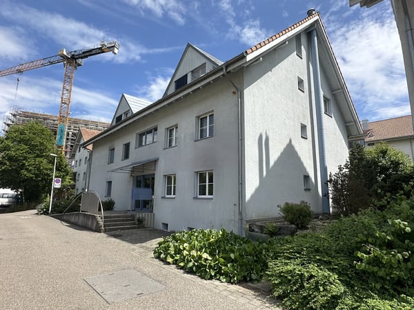 Lichtdurchflutetes Wohnglück mit eigenem Garten – Nahe Bahnhof Burgdorf 1
