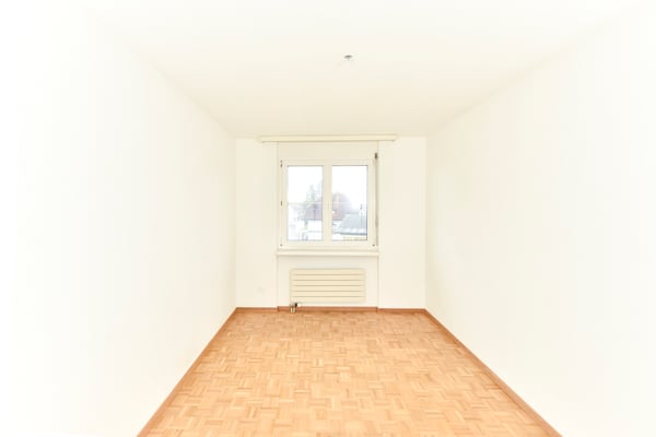 Grosse Erdgeschosswohnung 8