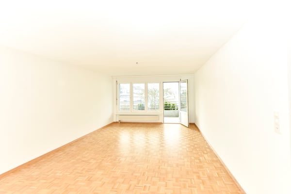 Grosse Erdgeschosswohnung 7