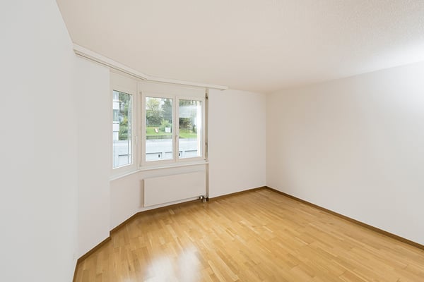 Grosse Wohnung an schöner Lage 10