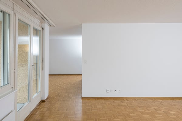 Grosse Wohnung an schöner Lage 4