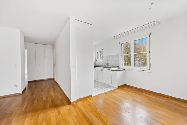 grosszügige und helle Wohnung 8