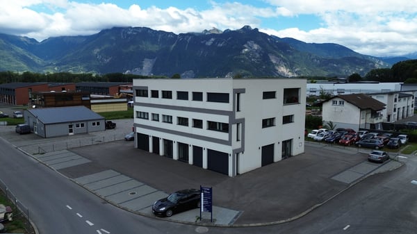 Local lumineux de 5 m² à louer au Bouveret ! 2