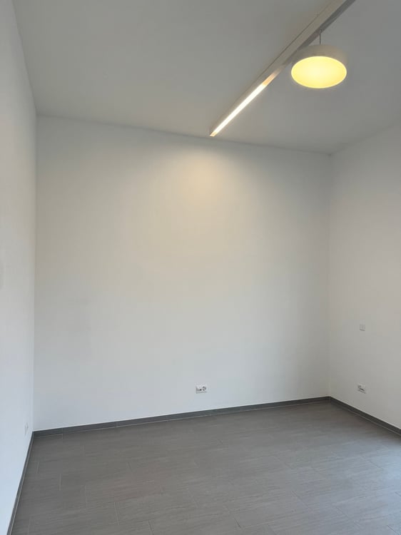 Local lumineux de 5 m² à louer au Bouveret ! 4