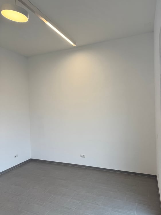 Local lumineux de 5 m² à louer au Bouveret ! 5