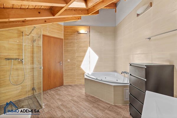 Spacieuse villa individuelle de 269 m² avec 2 logements, sur une parcelle de 1'009 m² au Bouveret ! 23