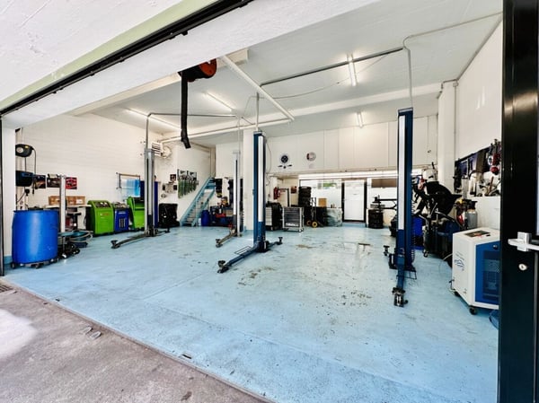 TRADITIONSGARAGE MIT HERZ UND ZUKUNFT 2