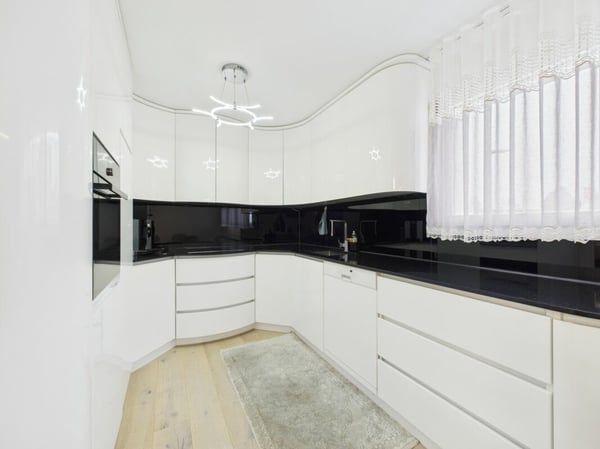 MODERN AN RUHIGER ZENTRALER LAGE 2