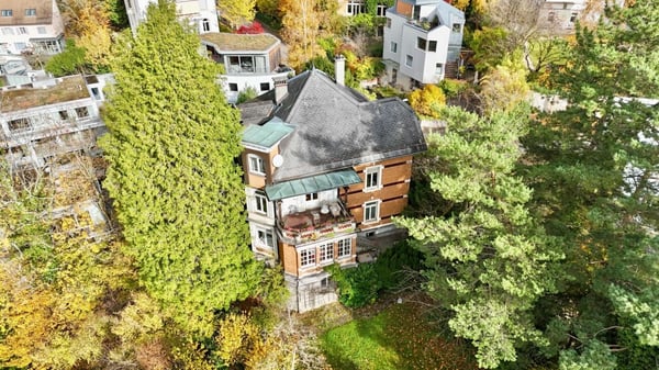 HISTORISCHE STADTVILLA AN EXKLUSIVER LAGE MIT VIEL POTENTIAL 1