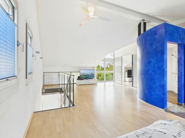 PRAKTISCHES HOME-OFFICE MIT SEPARATEM ZUGANG 4