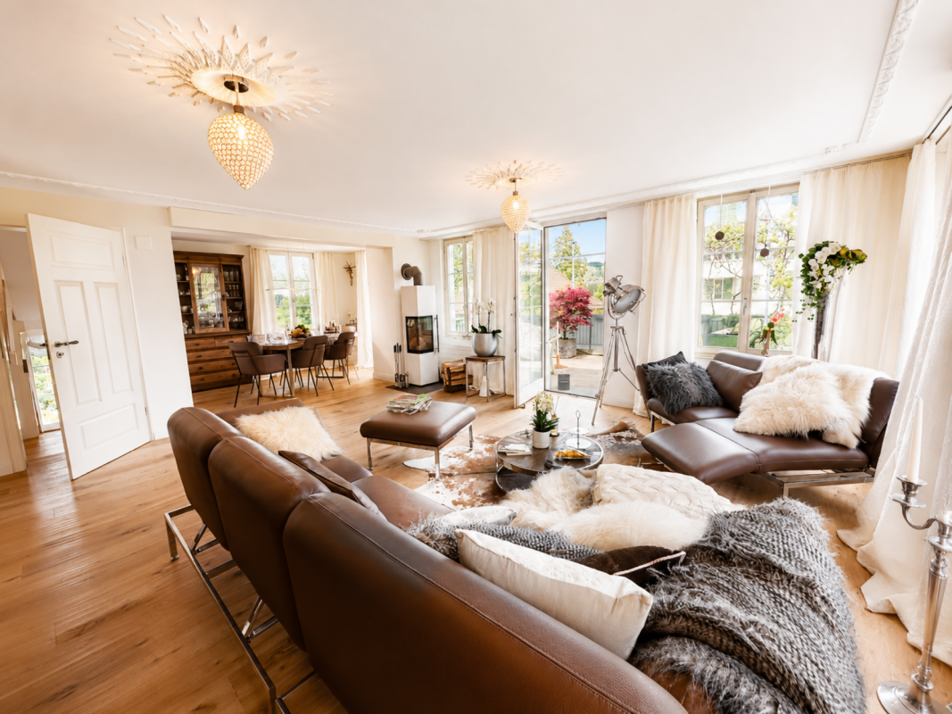 STILVOLLES GENERATIONENHAUS MIT EINLIEGERWOHNUNG & AUSBAUPOTENZIAL