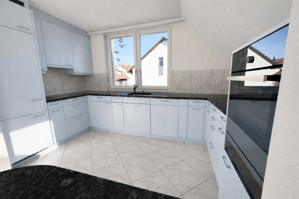 HOCHWERTIG UND GROSSZÜGIG MIT SONNIGEM BALKON 3