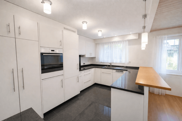 CHARMANTE, GROSSZÜGIGE MAISONETTEWOHNUNG MIT BALKON IM GRÜNEN 3
