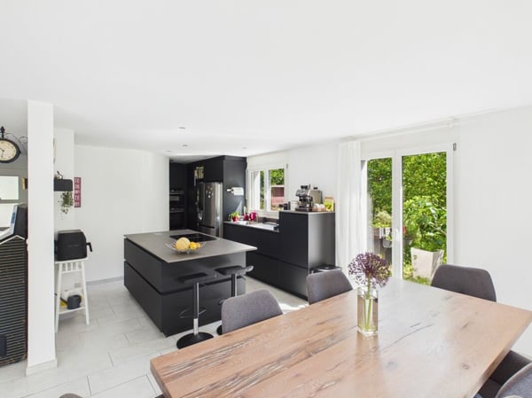 FAMILIENFREUNDLICH MIT SONNIGEM GARTEN AM ENDE EINER SACKGASSE 4