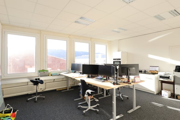 Attraktives Büro mit integrierter Teeküche & separater Toilette 2
