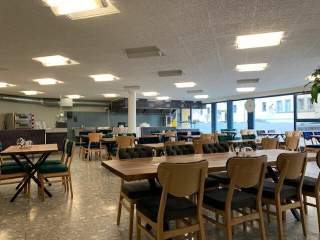 Attraktive Büro- Praxisfläche/barrierefrei erreichbar im Erdgeschoss zum Mieten