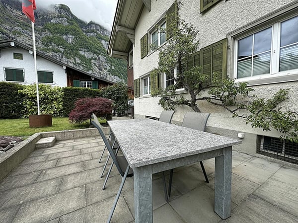 7.5 Zimmer-Einfamilienhaus mit schönem Garten 10