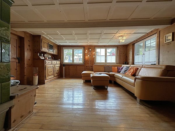 7.5 Zimmer-Einfamilienhaus mit schönem Garten 2