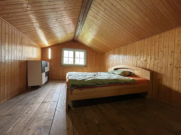 7.5 Zimmer-Einfamilienhaus mit schönem Garten 9