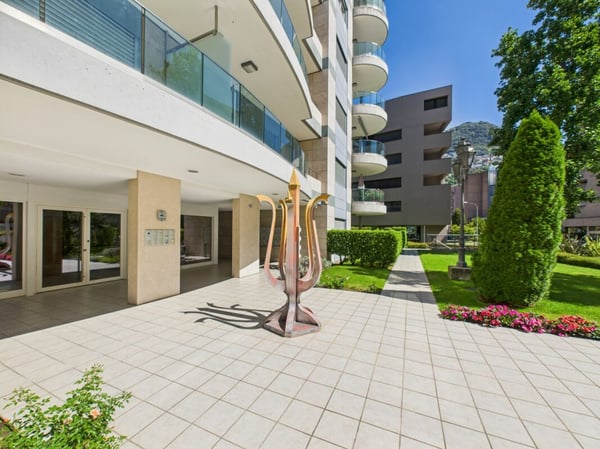 1.5 locali in posizione centrale, già ammobiliato con doppi servizi 17