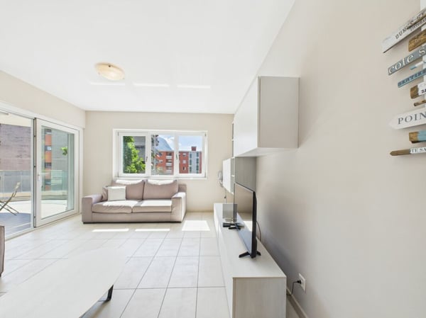 1.5 locali in posizione centrale, già ammobiliato con doppi servizi 3