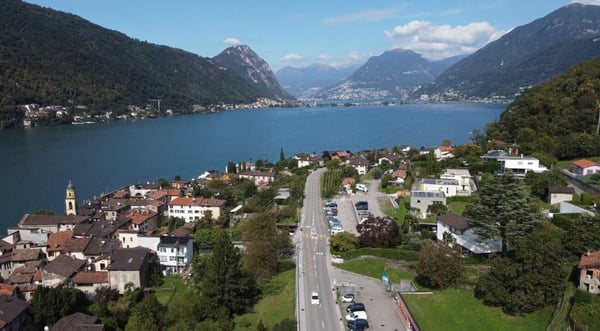 Terreno edificabile con spettacolare vista lago 5