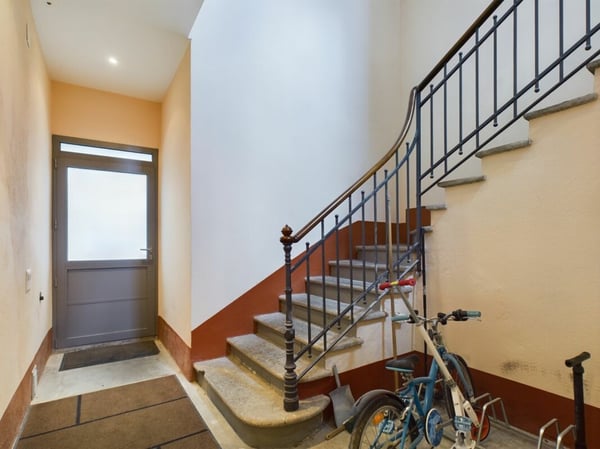 Al primo piano luminoso appartamento in affitto 13