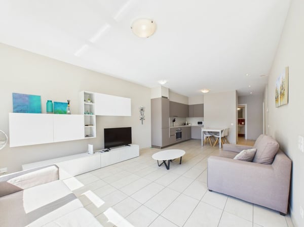 1.5 locali in posizione centrale ammobiliato con doppi servizi 3