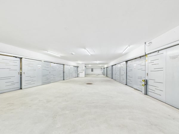 1.5 locali in posizione centrale ammobiliato con doppi servizi 14