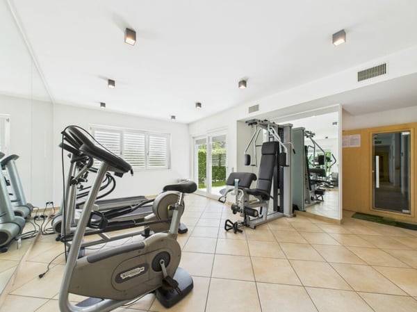 1.5 locali in posizione centrale ammobiliato con doppi servizi 15