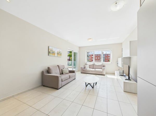 1.5 locali in posizione centrale ammobiliato con doppi servizi 4