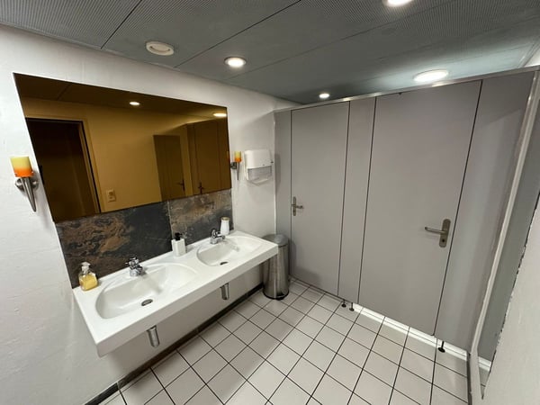 Charmantes Restaurant mit Terrasse und neuer Küche 10