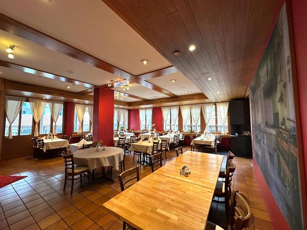 Charmantes Restaurant mit Terrasse und neuer Küche 3