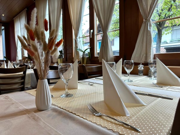 Charmantes Restaurant mit Terrasse und neuer Küche 1