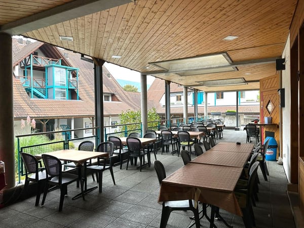 Charmantes Restaurant mit Terrasse und neuer Küche 7