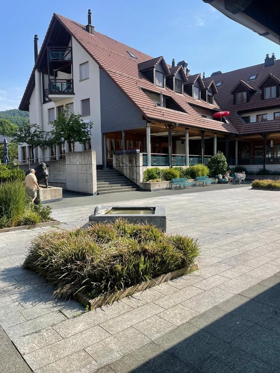 Charmantes Restaurant mit Terrasse und neuer Küche 12