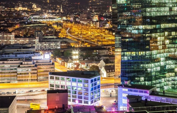 HOCH ÜBER DEN DÄCHERN VON ZÜRICH 3