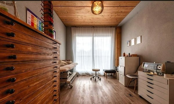 Architektonisches Highlight: 5.5-Zimmer Büro-/Praxisfläche mit viel Licht & Stil 11