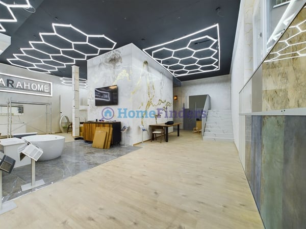 MODERN UND GROSSZÜGIG - IHR NEUER FIRMENSTANDORT! 7