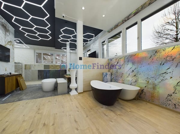 MODERN UND GROSSZÜGIG - IHR NEUER FIRMENSTANDORT! 4