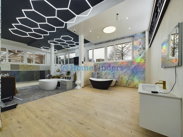 MODERN UND GROSSZÜGIG - IHR NEUER FIRMENSTANDORT! 1