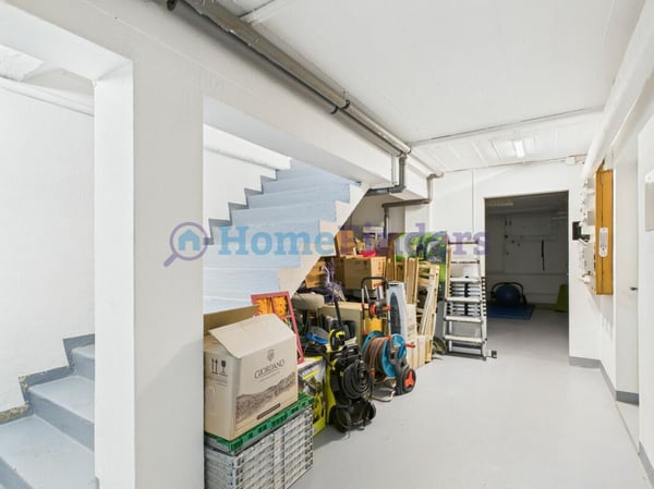 ZENTRAL- FREQUENZSTARK MIT POTENZIAL 8