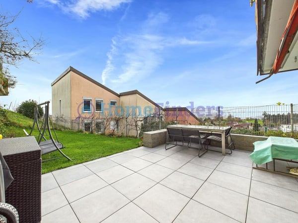 Modernes Familienidyll mit Einliegerwohnung 1