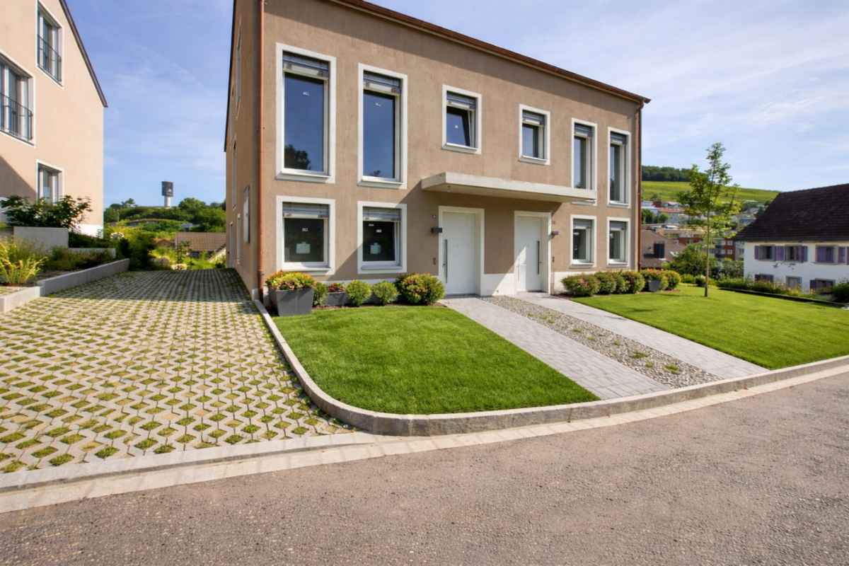 New Build 2023 - High-Value Brightly Lit at Sunny Location