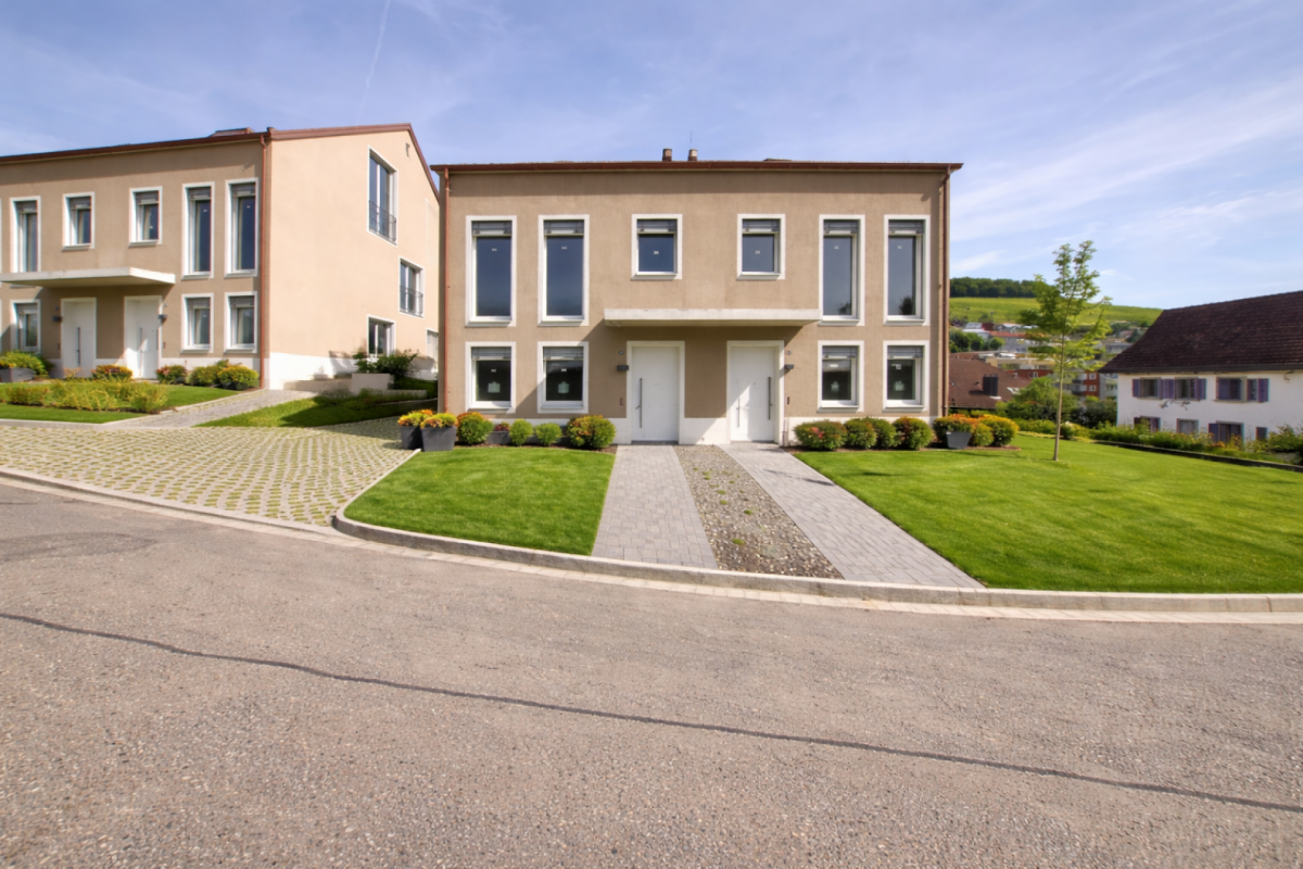 New Build 2023 - High-Value Brightly Lit at Sunny Location